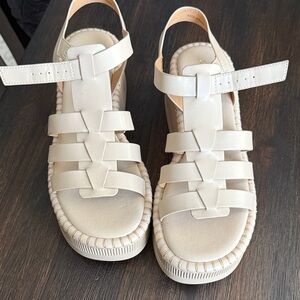 NEW Crown Vintage Beige Strappy Sandals